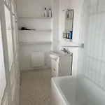 58m2 Calme Et Lumineux - Metro A 5 Min Apartment