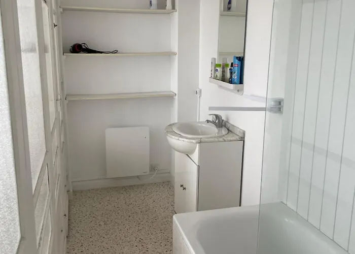 58m2 Calme Et Lumineux - Metro à 5 Min Appartement